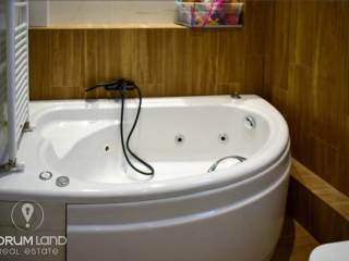 Forumland Real Estate, Τζακούζι