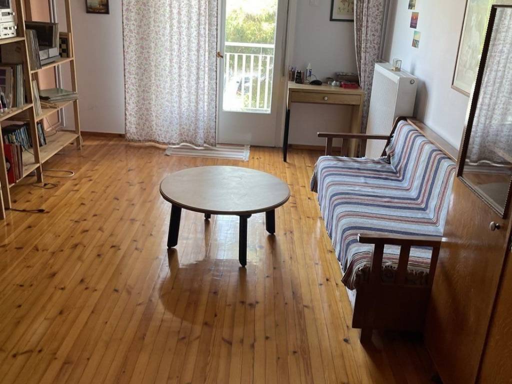 Forumland Real Estate, Σαλόνι