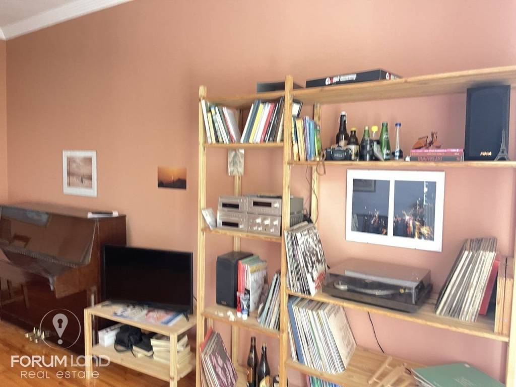 Forumland Real Estate, Σαλόνι