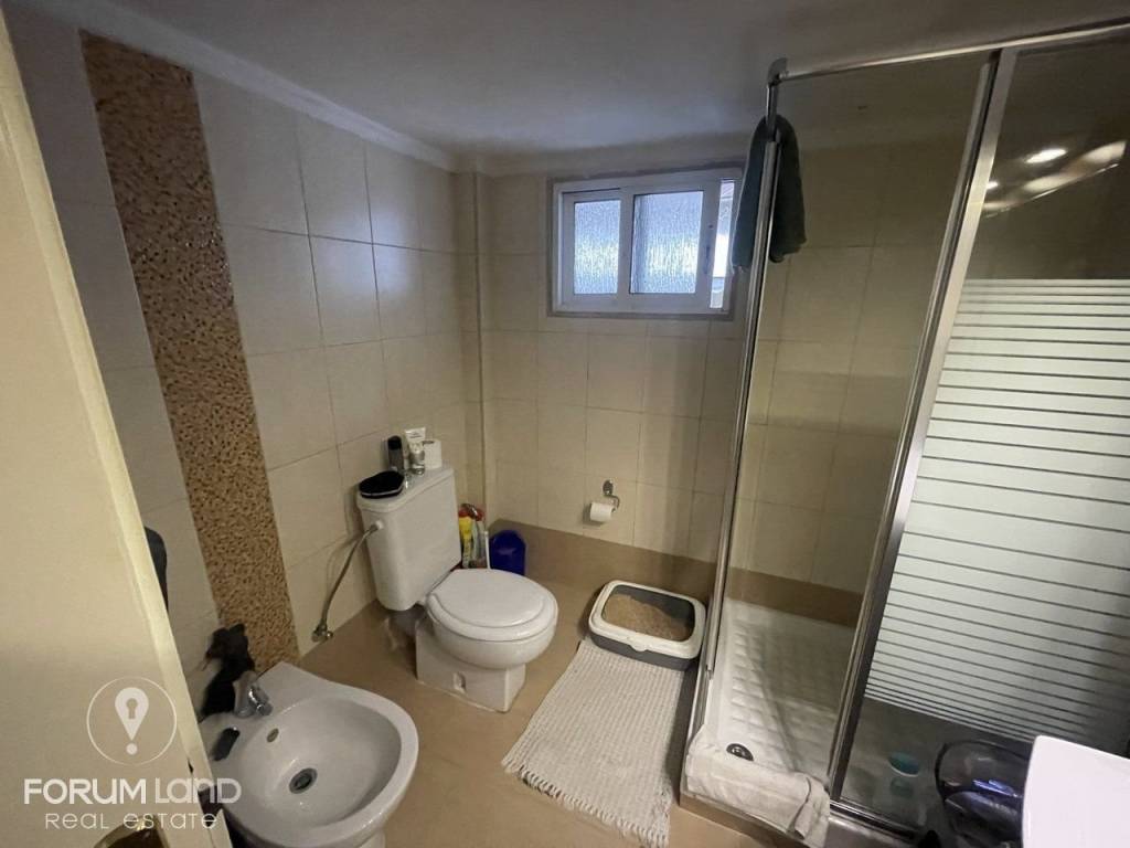 Forumland Real Estate, Μπάνιο