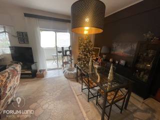 Forumland Real Estate, σαλόνι με τραπεζαρία