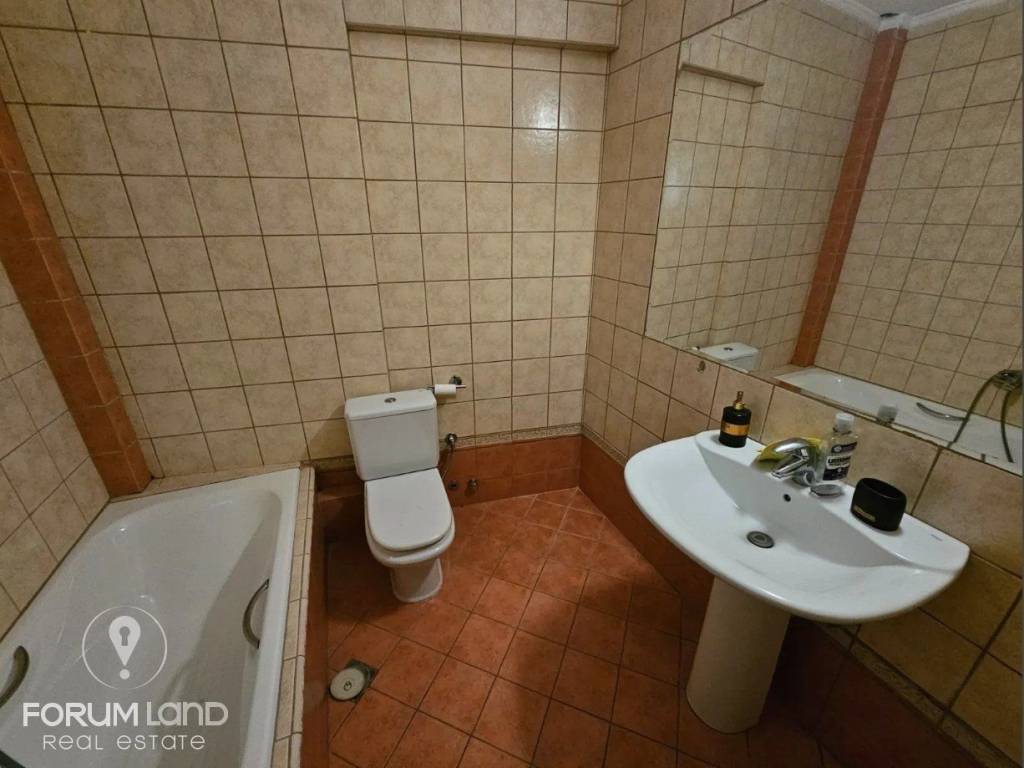 Forumland Real Estate, Μπάνιο