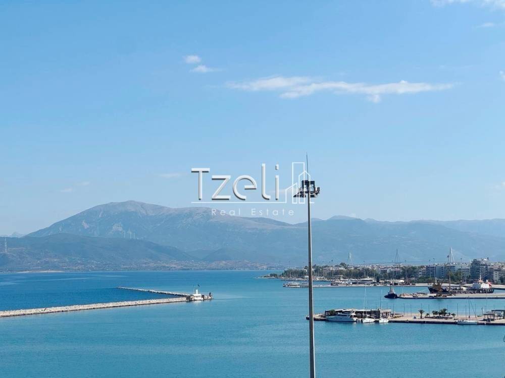 Θέα απο μπαλκόνι