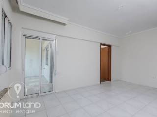 Forumland Real Estate, Saloni