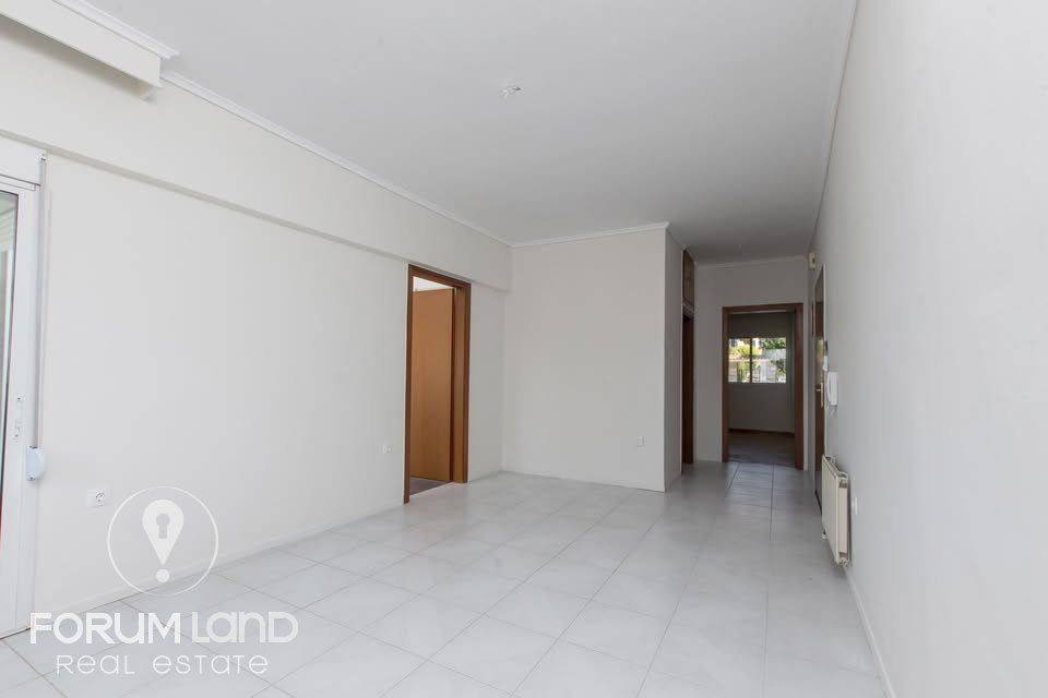 Forumland Real Estate, Saloni