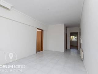 Forumland Real Estate, Saloni