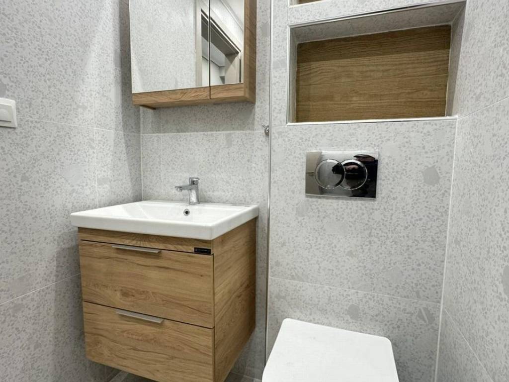 Forumland Real Estate, Μπάνιο