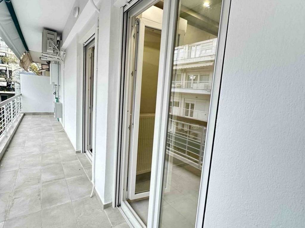 Forumland Real Estate, Βεράντες