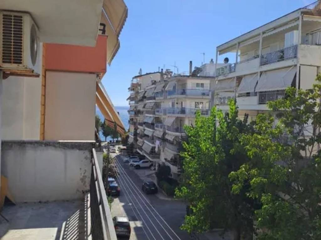 Θέα από μπαλκόνι