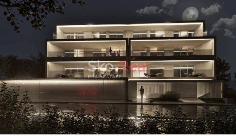 ΦΩΤΟΡΕΑΛΙΣΤΙΚΑ