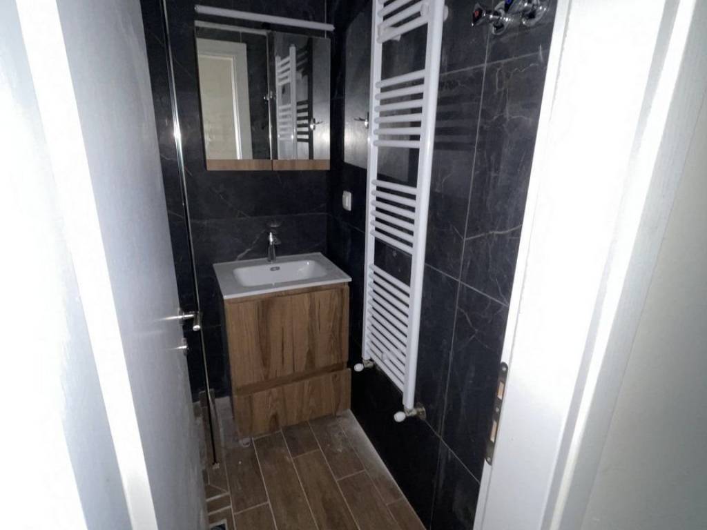 Forumland Real Estate, Μπάνιο