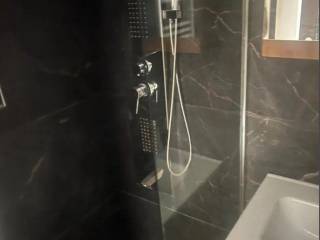 Forumland Real Estate, Μπάνιο