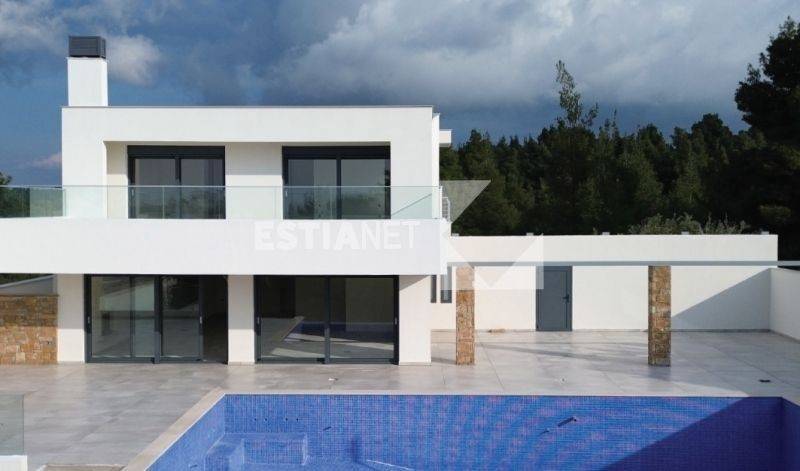 Exoterikos choros,Pisina