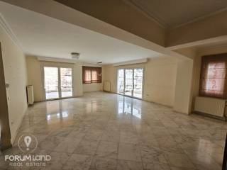 Forumland Real Estate, Σαλόνι