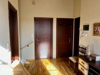 Forumland Real Estate, Χωλ