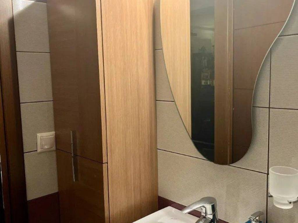 Forumland Real Estate, Μπάνιο