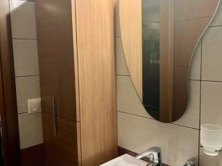 Forumland Real Estate, Μπάνιο