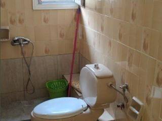 Forumland Real Estate, Μπάνιο