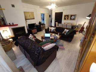 ANYPLACE MESITIKES YPERESIES