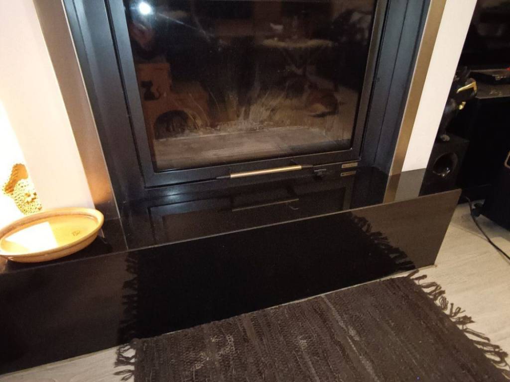 ANYPLACE MESITIKES YPERESIES