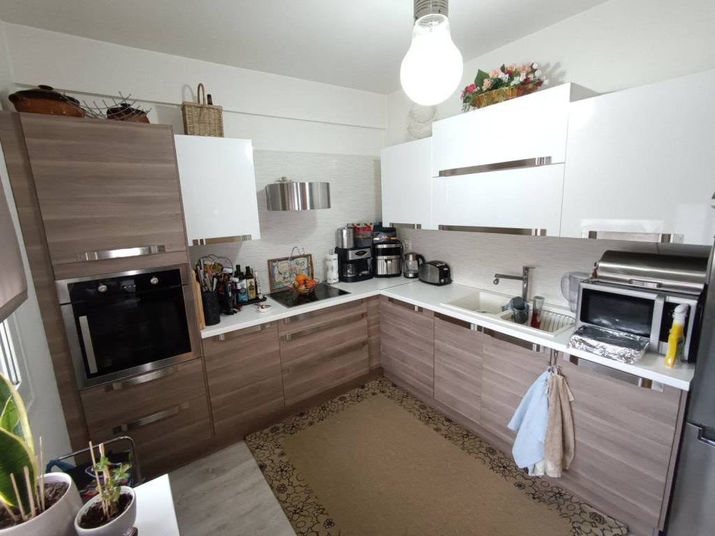 ANYPLACE MESITIKES YPERESIES