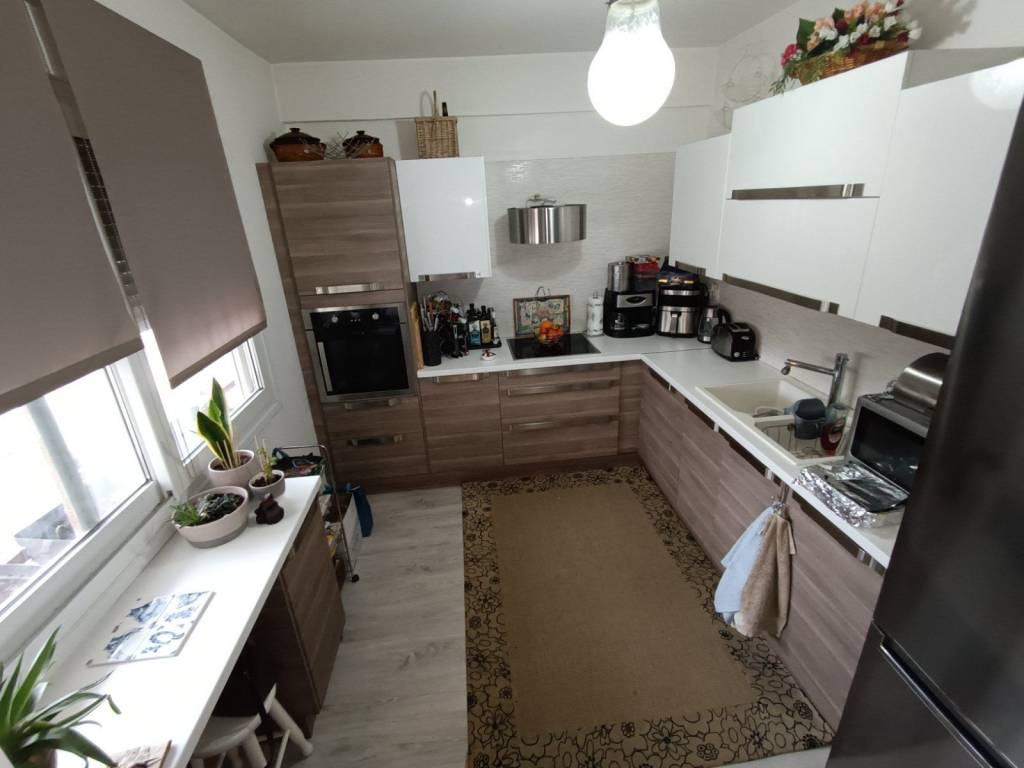 ANYPLACE MESITIKES YPERESIES