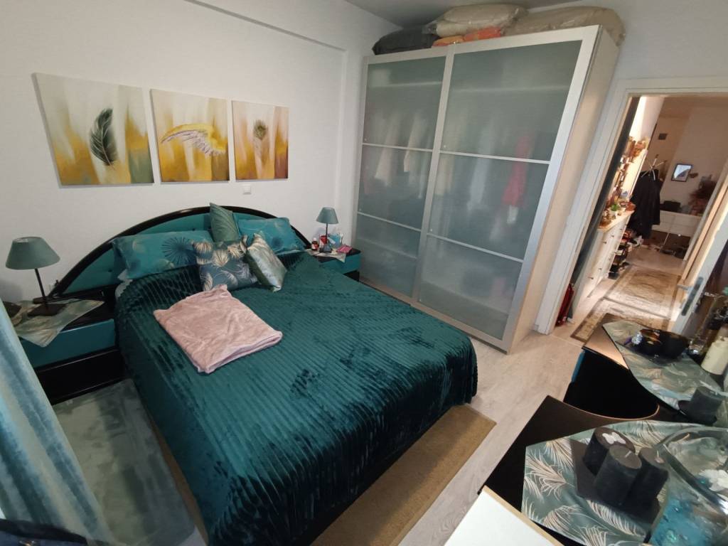 ANYPLACE MESITIKES YPERESIES