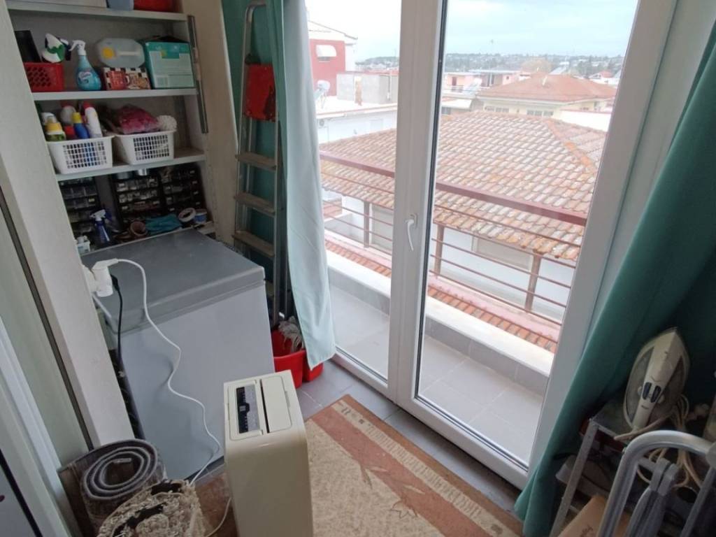 ANYPLACE MESITIKES YPERESIES