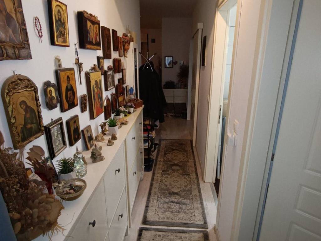 ANYPLACE MESITIKES YPERESIES