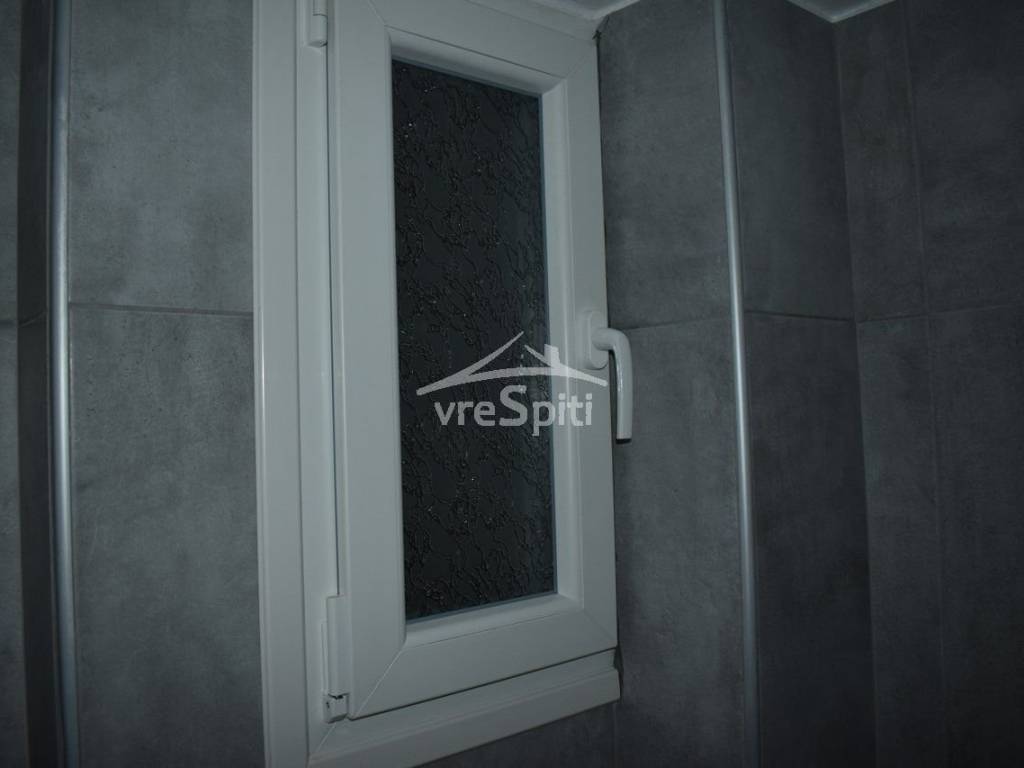 ΠΑΡΑΘΥΡΟ ΛΟΥΤΡΟΥ