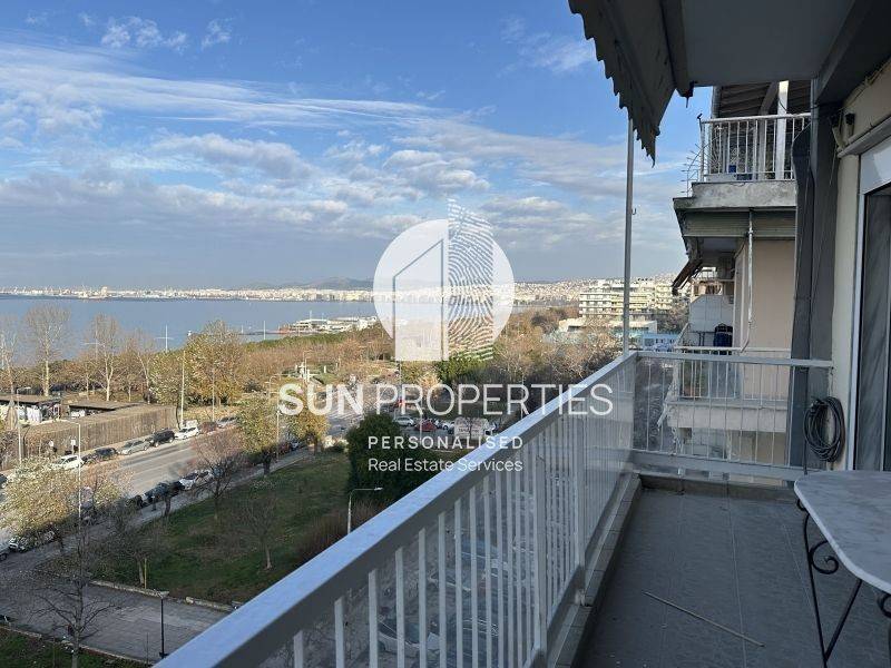 Θέα από μπαλκόνι