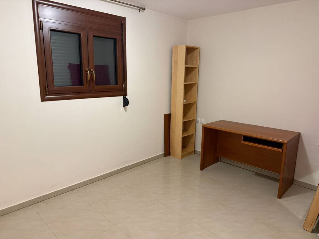 ΞΕΝΩΝΑΣ ΗΜΙΥΠΟΓΕΙΟ