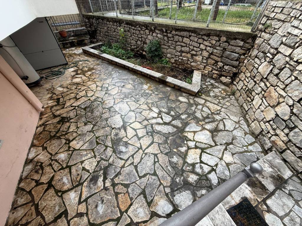 ΠΕΡΤΙΝΗ ΑΥΛΗ