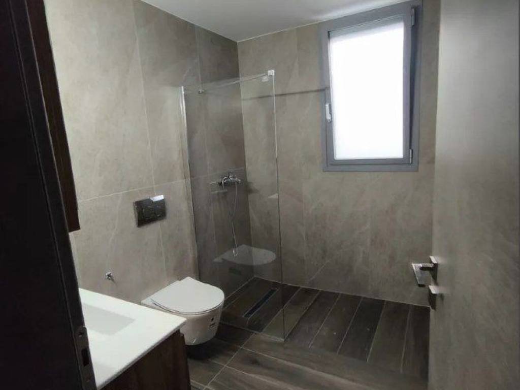 Forumland Real Estate, Μπάνιο