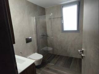 Forumland Real Estate, Μπάνιο