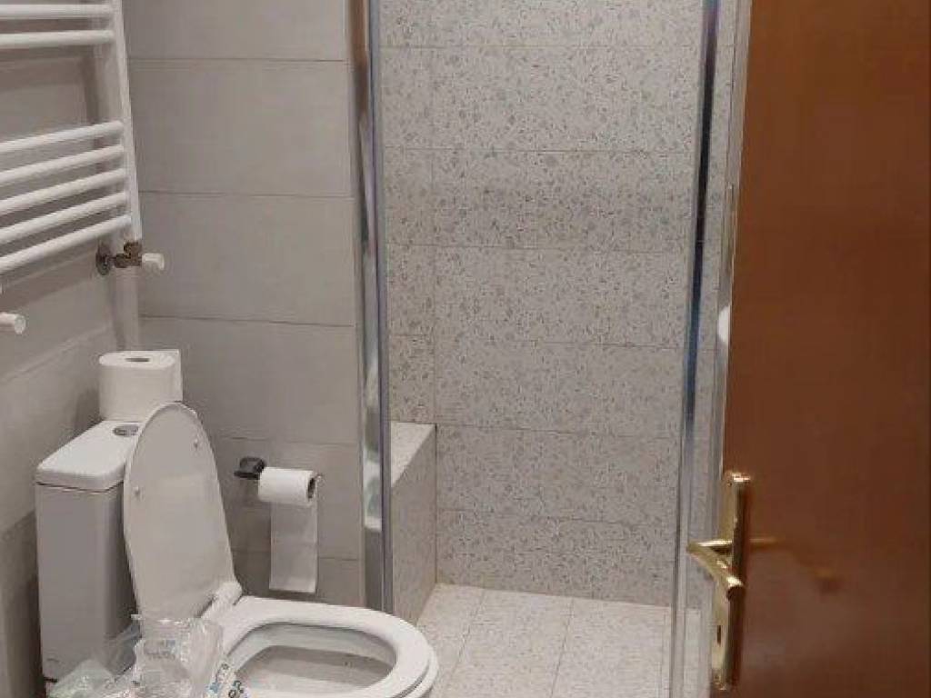 Forumland Real Estate, Μπάνιο