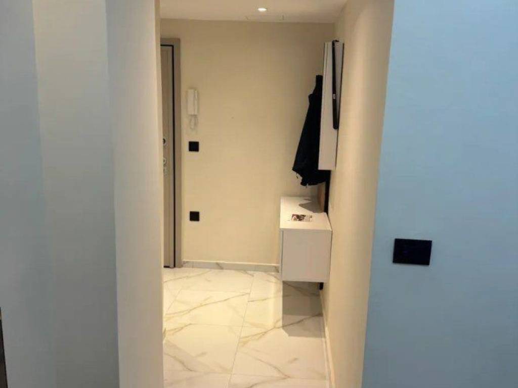 Forumland Real Estate, Διάδρομος