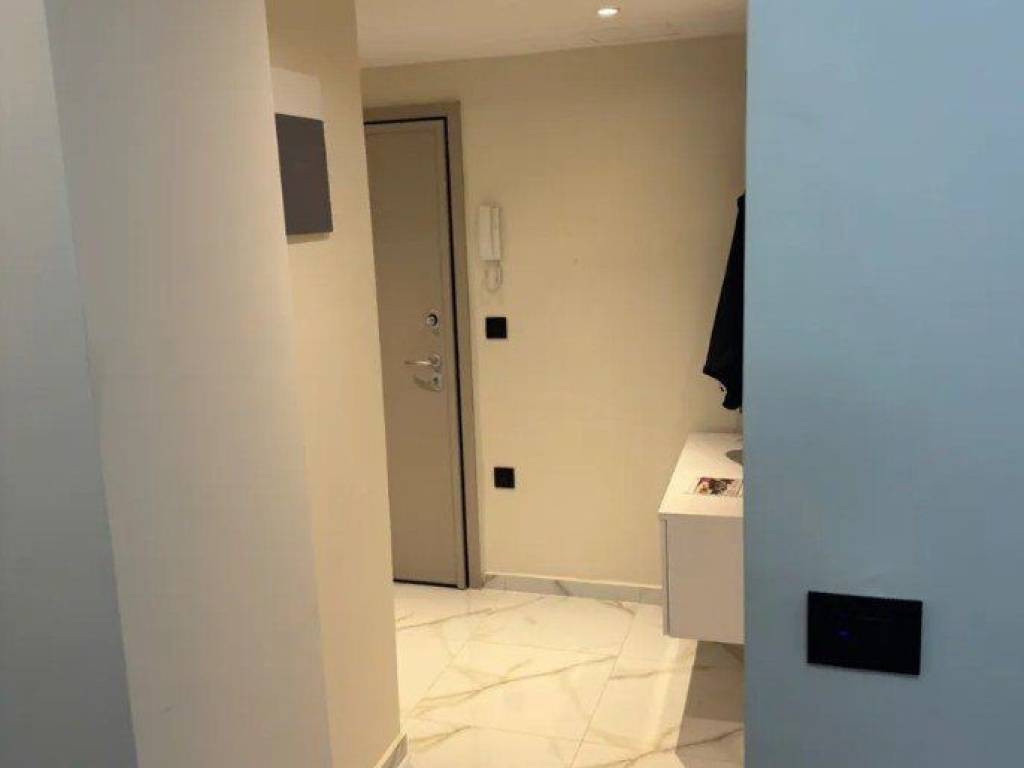 Forumland Real Estate, Διάδρομος