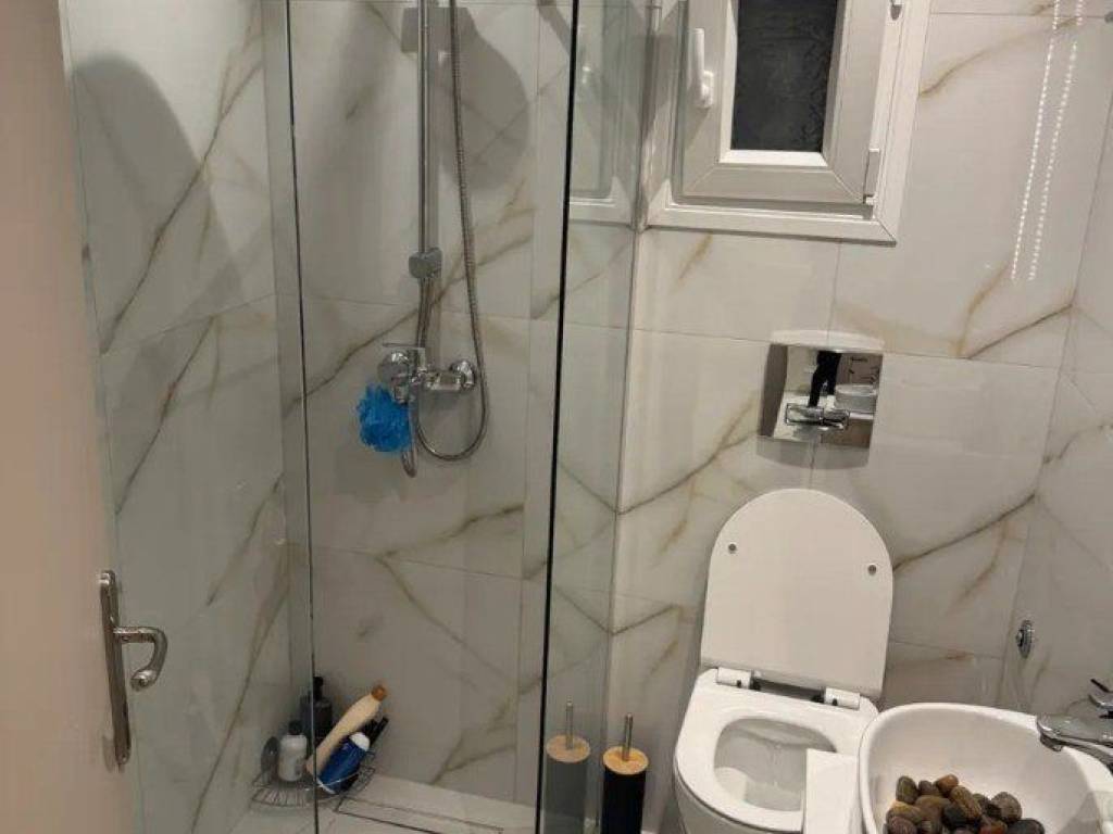 Forumland Real Estate, Μπάνιο