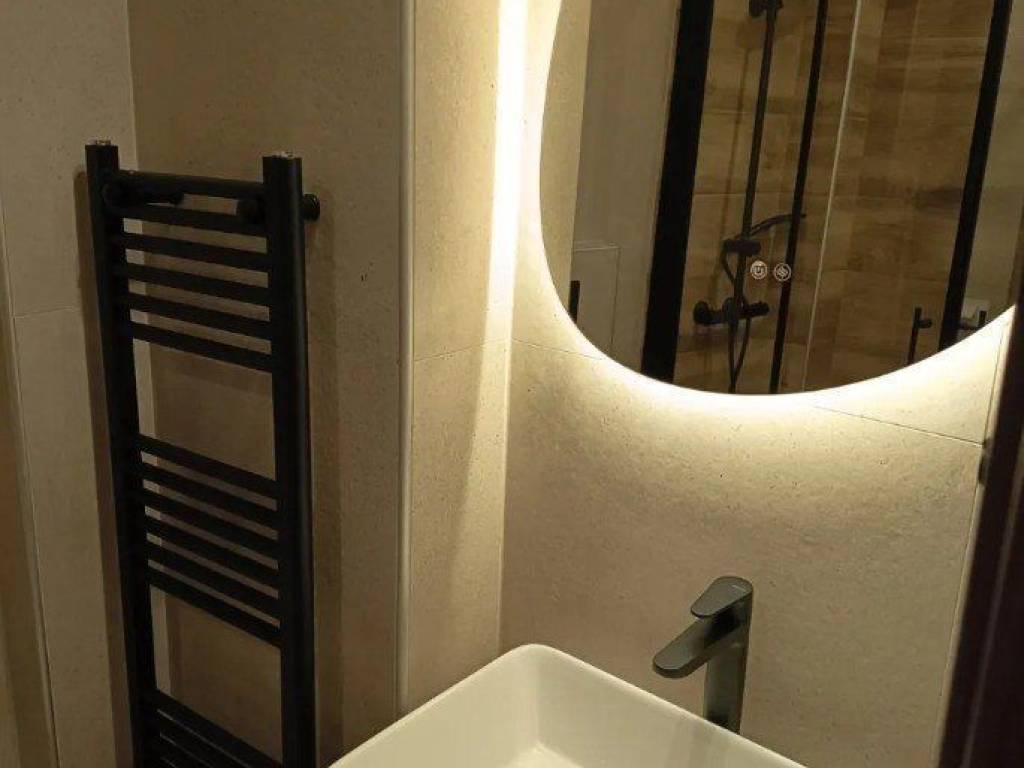 Forumland Real Estate, Μπάνιο