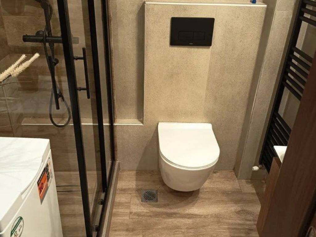 Forumland Real Estate, Μπάνιο