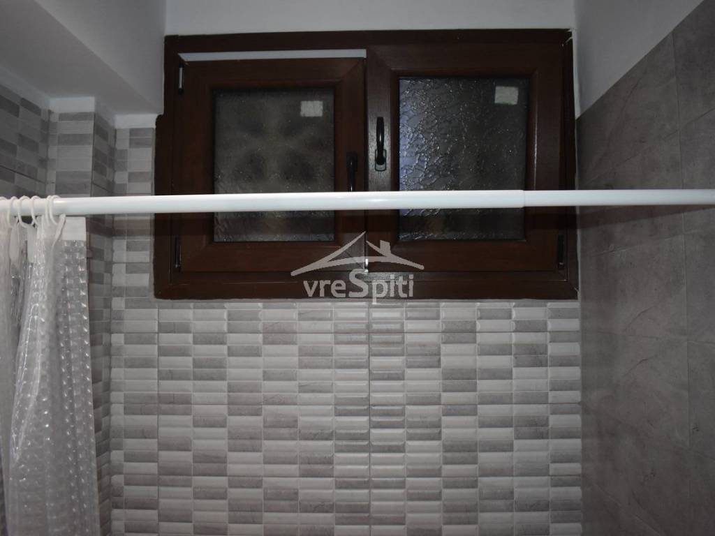 ΠΑΡΑΘΥΡΟ ΛΟΥΤΡΟΥ