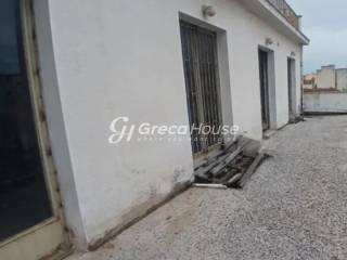 Επαγγελματικό κτίριο στην Αθήνα προς πώληση 