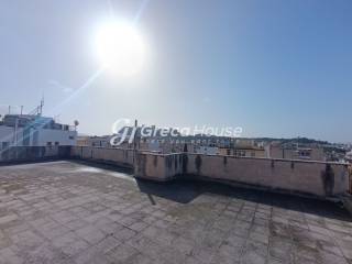 Επαγγελματικό κτίριο στην Αθήνα προς πώληση 