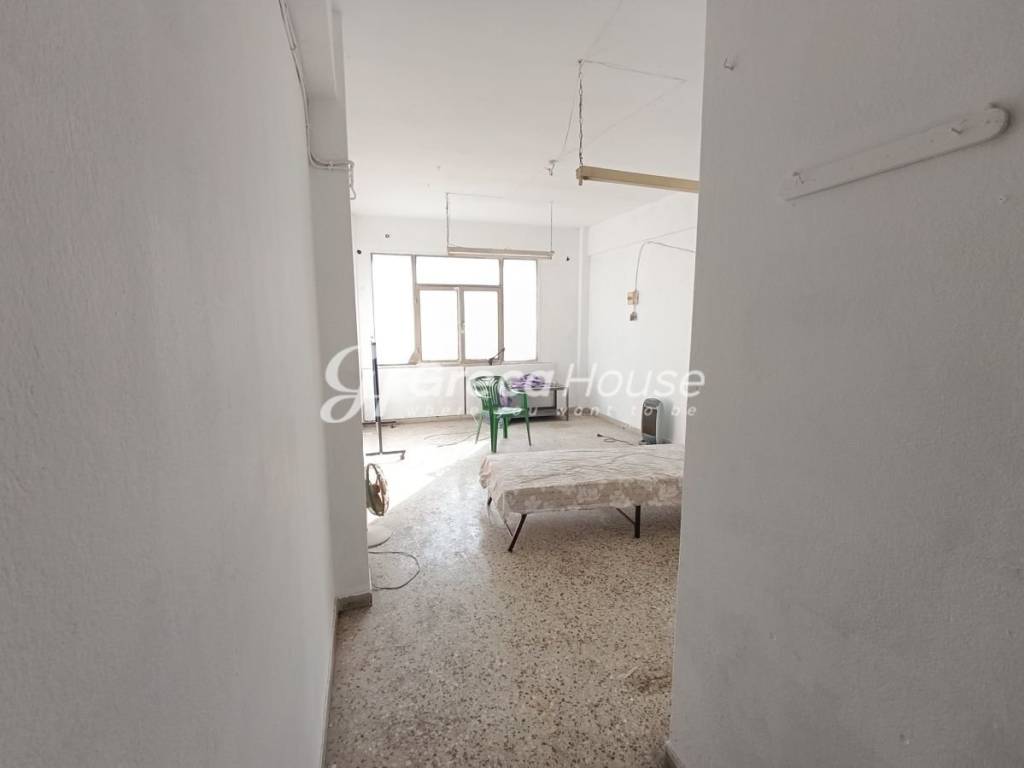 Επαγγελματικό κτίριο στην Αθήνα προς πώληση 