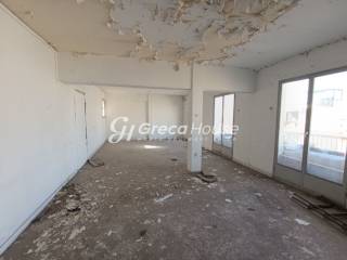 Επαγγελματικό κτίριο στην Αθήνα προς πώληση 