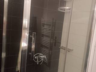 Mpanio me ntoyziera kai gyali