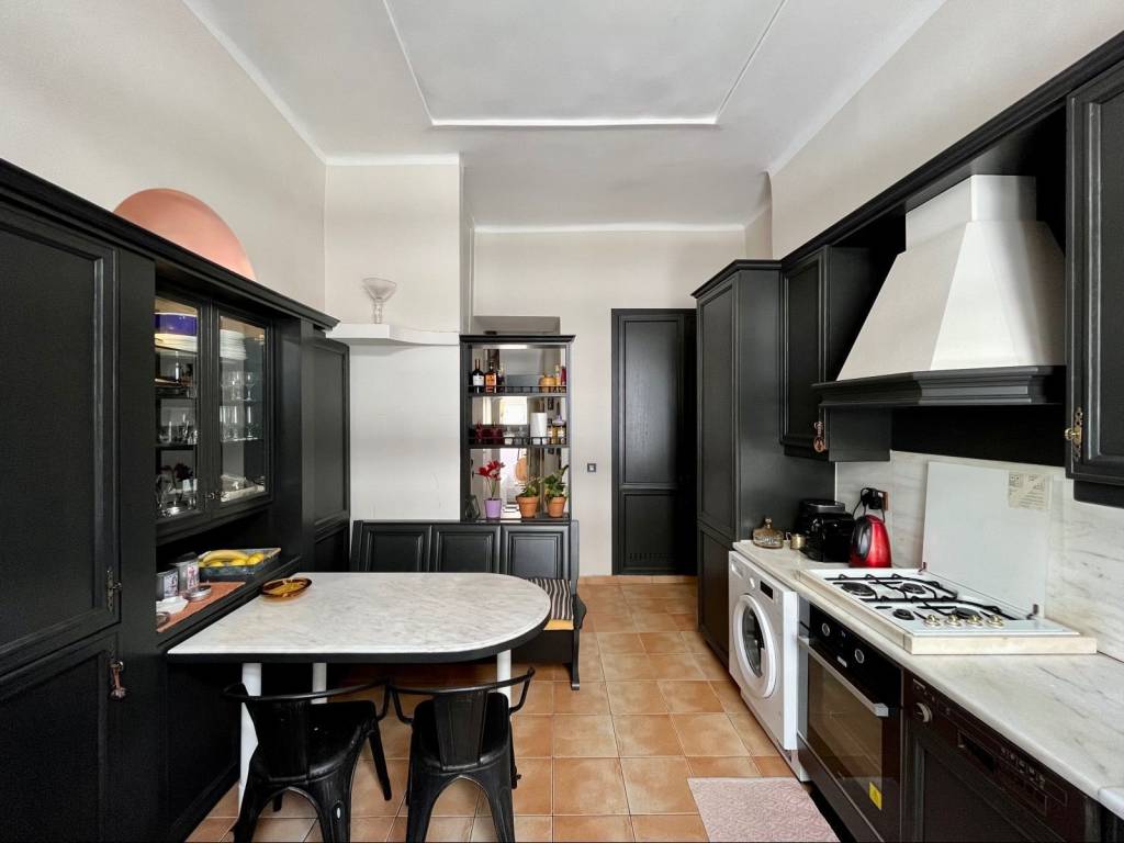 exarcheia_residential_building_for_sale