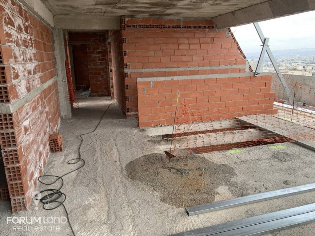 Forumland Real Estate, Εσωτερική όψη