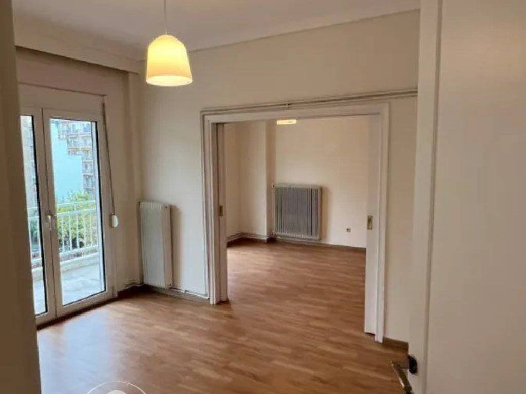 Forumland Real Estate, Σαλόνι